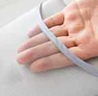 Détail de la maille textile du gant de repassage Novapur™